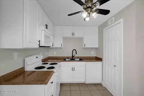915 Lake Ave, Edgewater, FL 32132 photo 10