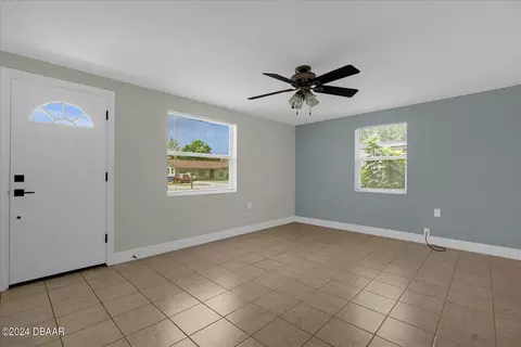 915 Lake Ave, Edgewater, FL 32132 photo 18