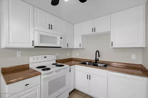 915 Lake Ave, Edgewater, FL 32132 photo 12