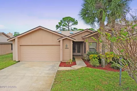 1904 Sprucewood Way #40, Port Orange, FL 32128