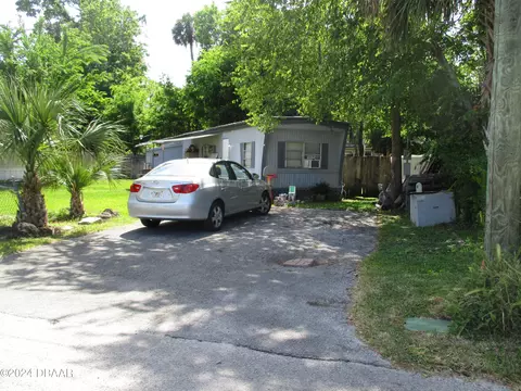 582 Cameo Dr, Ormond Beach, FL 32174 photo 4