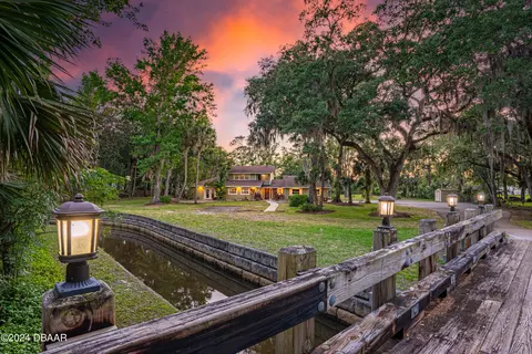 5898 Trailwood Dr, Port Orange, FL 32127
