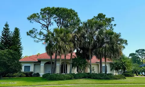 828 Pelican Bay Dr, Daytona Beach, FL 32119