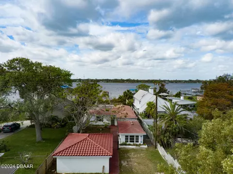 1215 N Halifax Ave, Daytona Beach, FL 32118