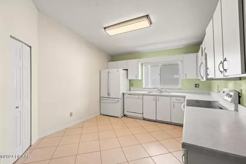 48 Capistrano Dr, Ormond Beach, FL 32176 photo 9