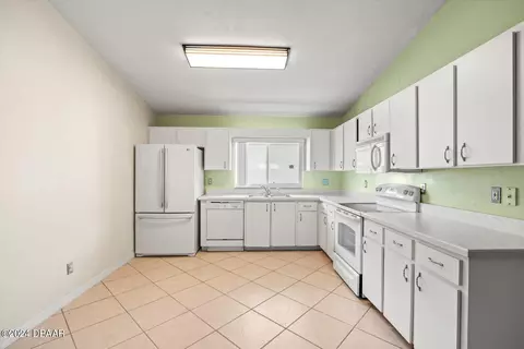 48 Capistrano Dr, Ormond Beach, FL 32176 photo 8