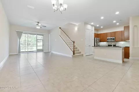 Living - 714 Aldenham Ln, Ormond Beach, FL 32174 photo 2 of 4