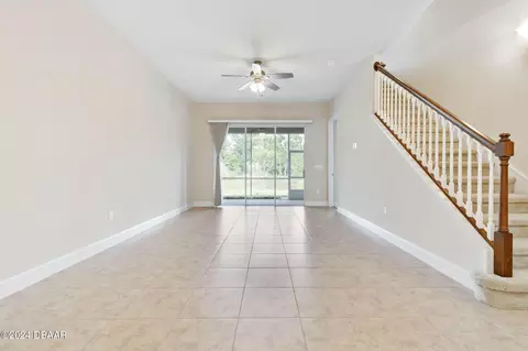 Living - 714 Aldenham Ln, Ormond Beach, FL 32174 photo 3 of 4