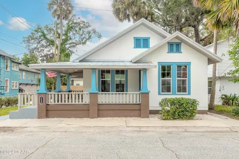 208 Douglas St, New Smyrna Beach, FL 32168