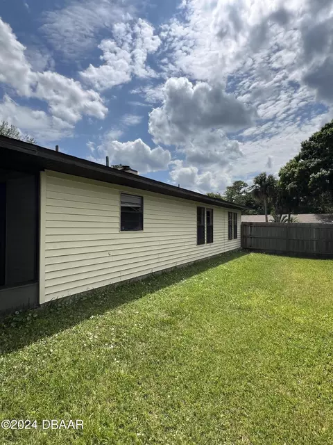 3231 Yule Tree Dr, Edgewater, FL 32141 photo 9