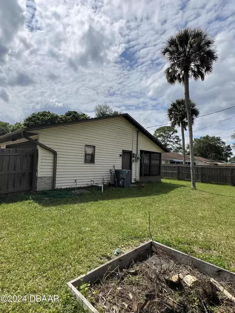 3231 Yule Tree Dr, Edgewater, FL 32141 photo 6