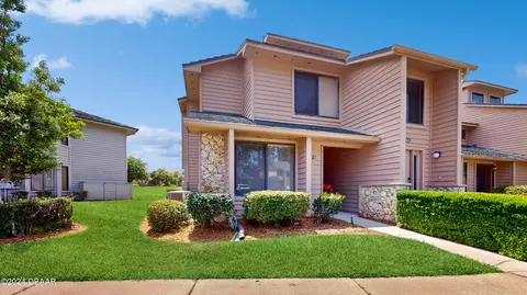 146 Blue Heron Dr #A, Daytona Beach, FL 32119
