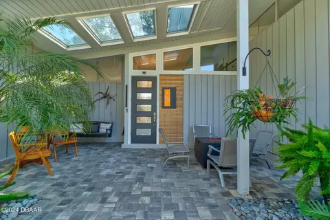 401 John Anderson Dr, Ormond Beach, FL 32176 photo 2