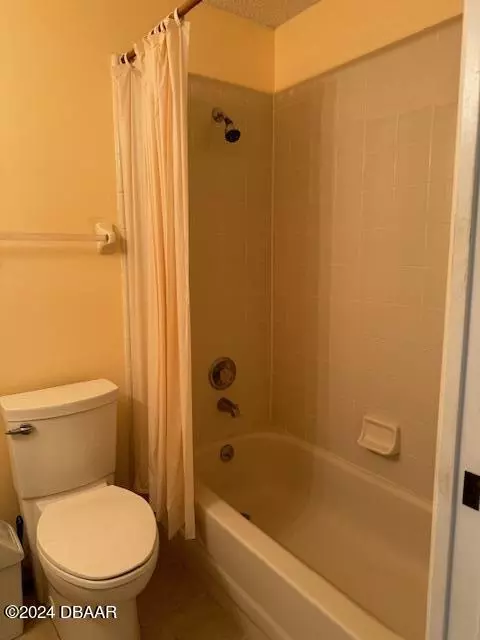 Bath - 10 Parkview Ln, Ormond Beach, FL 32174 photo 1 of 3