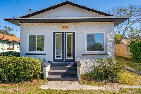 1325 Woodward Ave, Holly Hill, FL 32117