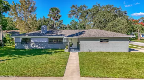 916 Mill Rd Ln, Port Orange, FL 32127