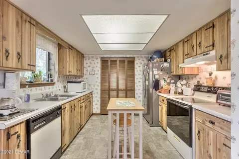Kitchen - 199 Summerhaze Ct, Ormond Beach, FL 32174 photo 1 of 4