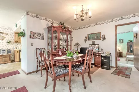 Dining - 199 Summerhaze Ct, Ormond Beach, FL 32174 photo 2 of 3