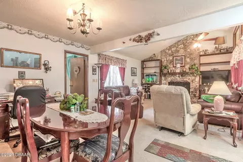 Dining - 199 Summerhaze Ct, Ormond Beach, FL 32174 photo 3 of 3