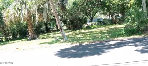 556 Wallace St, Daytona Beach, FL 32114