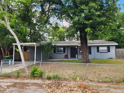 913 Longview Ave, Deland, FL 32720