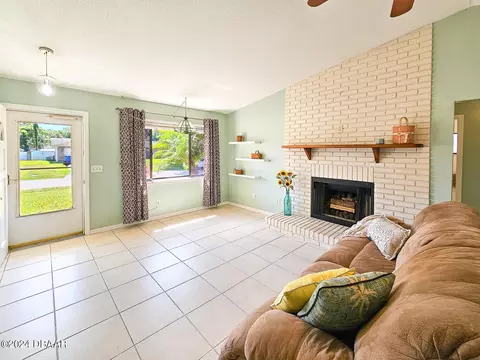 2937 Unity Tree Dr, Edgewater, FL 32141 photo 6