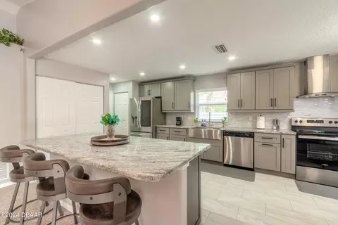 1512 Sabal Palm Dr, Edgewater, FL 32132 photo 9