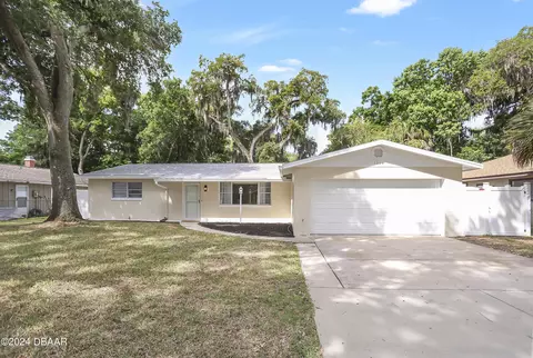1014 E Indian Oaks, Daytona Beach, FL 32117