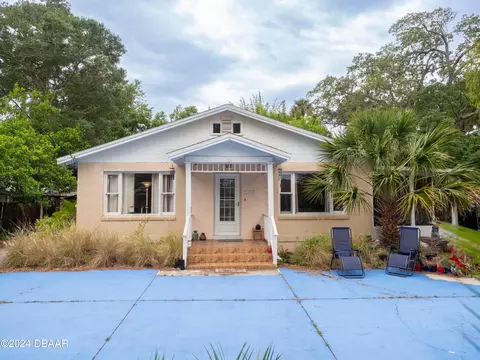 1598 Riverside Dr, Holly Hill, FL 32117