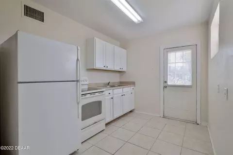 132 Laurie Dr, Ormond Beach, FL 32176 photo 9