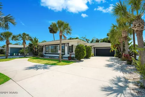516 Riverside Dr, Daytona Beach, FL 32117