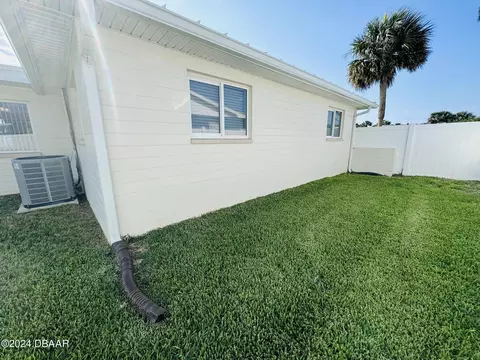 Exterior - 12 Berkley Rd, Ormond Beach, FL 32176 photo 7 of 9