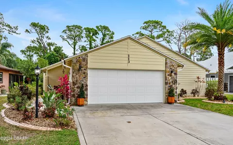 113 N Gull Cir, Daytona Beach, FL 32119