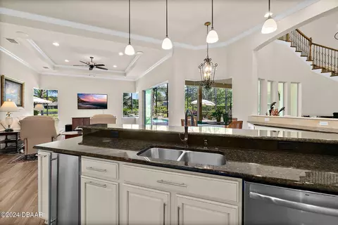 Kitchen - 1319 Redbourne Ln, Ormond Beach, FL 32174 photo 6 of 8