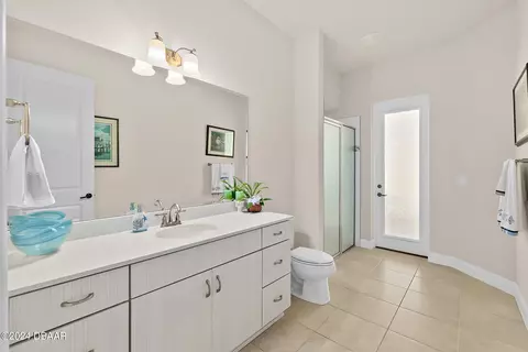 Bath - 1319 Redbourne Ln, Ormond Beach, FL 32174 photo 8 of 9