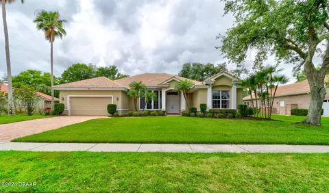 104 Double Eagle Dr, Daytona Beach, FL 32119