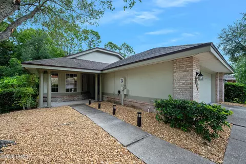 212 Glenbriar Cir, Daytona Beach, FL 32114