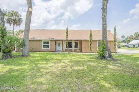 5952 Trailwood Dr, Port Orange, FL 32127
