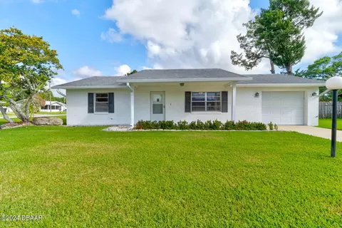 1985 Big Oak Dr, South Daytona, FL 32119