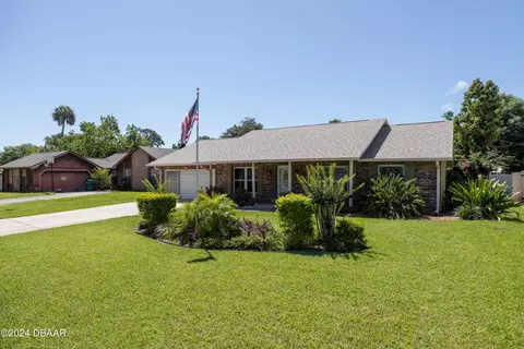 627 Cherokee Ln, Daytona Beach, FL 32117