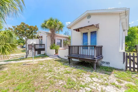 1511 S Peninsula Dr, Daytona Beach, FL 32118