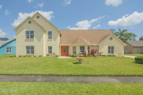 160 Big Ben Dr, Daytona Beach, FL 32117