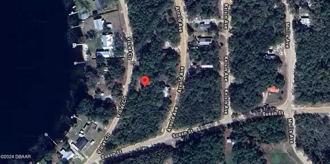 151 Violet Cir, Interlachen, FL 32148 photo 2