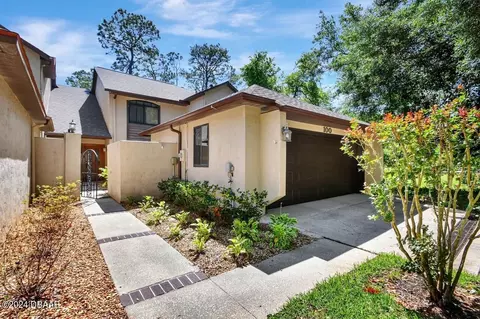 100 Waters Edge Trl, Deland, FL 32724