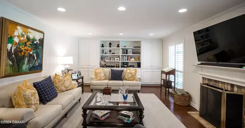 Living - 22 River Ridge Trl, Ormond Beach, FL 32174 photo 2 of 3
