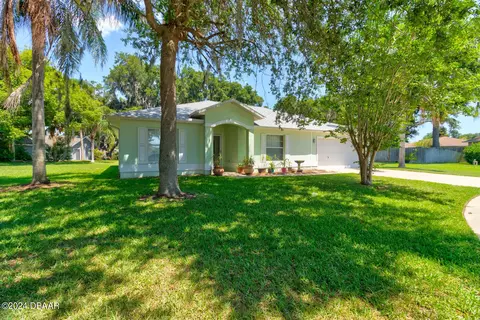 632 Clairmont Ln, South Daytona, FL 32119