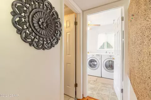 Entry Way - 290 Warwick Ave, Ormond Beach, FL 32174 photo 4 of 7