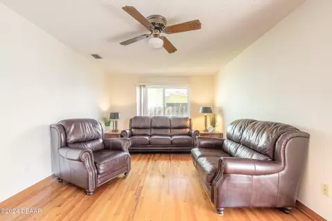 Living - 290 Warwick Ave, Ormond Beach, FL 32174 photo 2 of 4