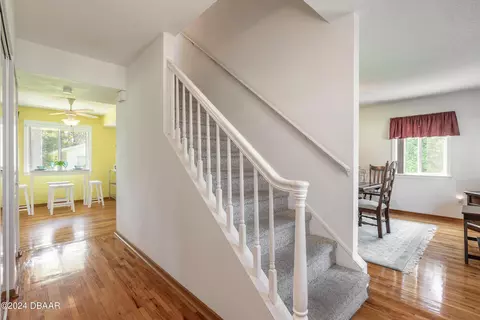 Entry Way - 290 Warwick Ave, Ormond Beach, FL 32174 photo 2 of 7