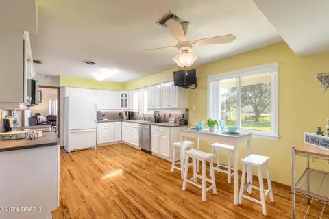 Kitchen - 290 Warwick Ave, Ormond Beach, FL 32174 photo 1 of 5